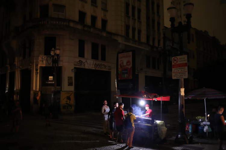 Centro de São Paulo tem novo apagão; Copan e Edifício Itália ficam no escuro