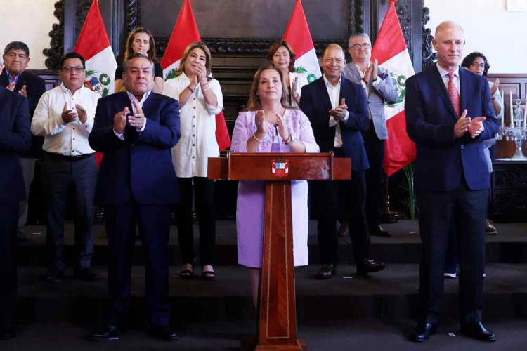 Governo do Peru considera ‘inconstitucionais’ operações na sede do Executivo e na casa de Dina Boluarte