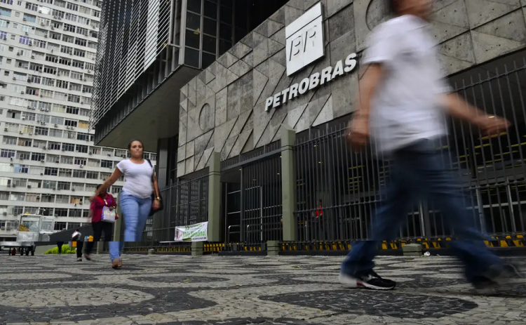 Justiça de SP suspende Pietro Mendes da presidência do conselho da Petrobras