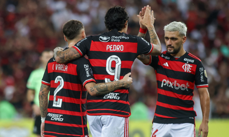 Flamengo goleia Bolívar por 4 a 0 e fica perto da vaga nas oitavas de final da Copa Libertadores