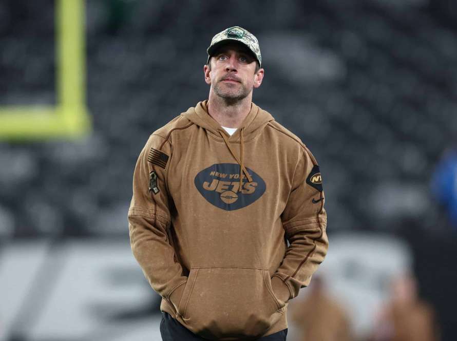 Aaron Rodgers #8 of the New York Jets looks on before the game against the Los Angeles Chargers at MetLife Stadium on November 06, 2023 in East Rutherford, New Jersey.