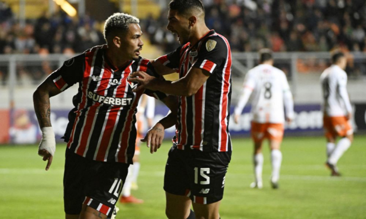 São Paulo vence Cobresal de virada e carimba classificação para as oitavas da Libertadores