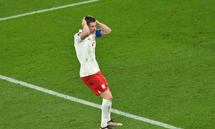 Lesão muscular tira Lewandowski da estreia da Polônia na Eurocopa