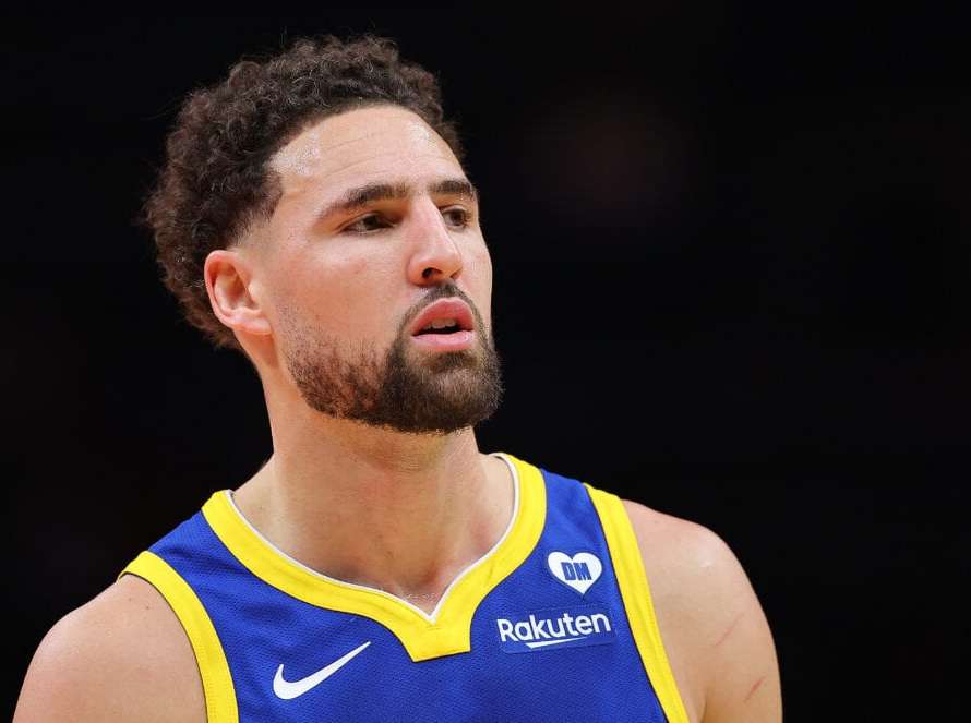 ATLANTA, GEORGIA - FEBRUARY 03: Klay Thompson #11 of the Golden State Warriors reacts against the Atlanta Hawks during the first quarter at State Farm Arena on February 03, 2024 in Atlanta, Georgia. NOTE TO USER: User expressly acknowledges and agrees that, by downloading and/or using this photograph, user is consenting to the terms and conditions of the Getty Images License Agreement.